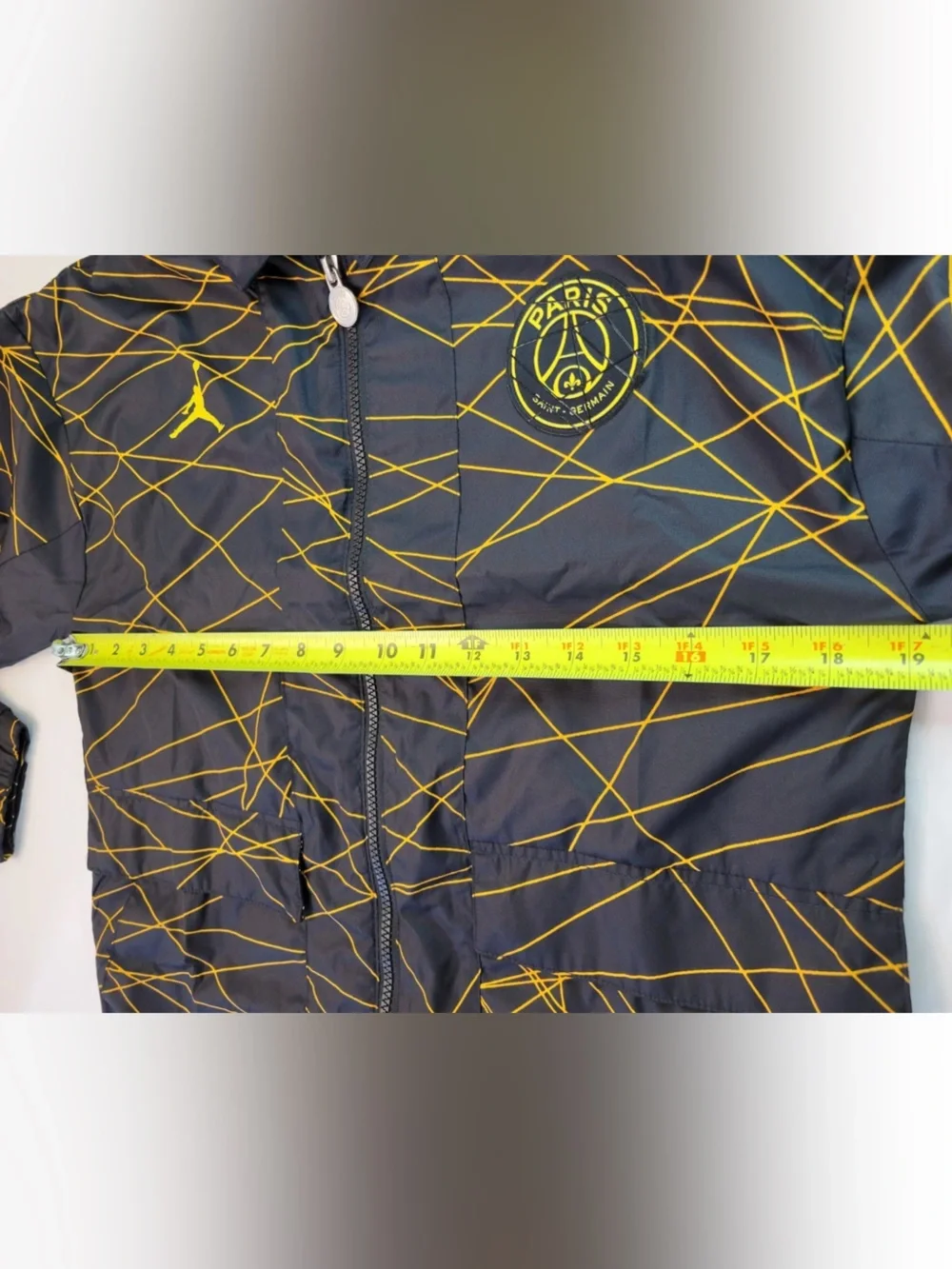 Jordan Kids Black Gold Graphic Puffer Jacket Paris Saint-Germain PSG 95C263-023